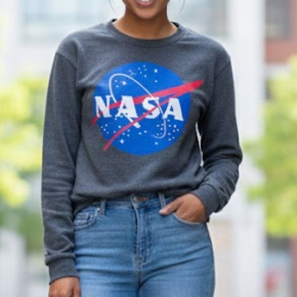 NASA Logo Sweatshirt Unisex Size Small Grey Long Sleeves